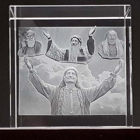 Guru Dev Statue In Crystal Cube